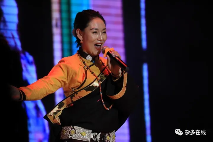 腾飞吧!澜湄之源 宝地杂多——《澜湄之源 宝地杂多》大型音乐人文风光旅游宣传专辑发布会暨“中国藏族山歌之乡”授牌仪式圆满举行! 腾飞吧!澜湄之源 宝地杂多——《澜湄之源 宝地杂多》大型音乐人文风光旅游宣传专辑发布会暨“中国藏族山歌之乡”授牌仪式圆满举行!