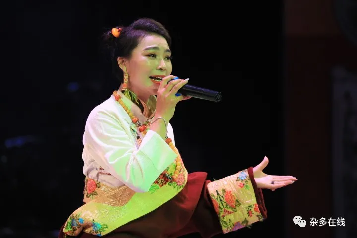 腾飞吧!澜湄之源 宝地杂多——《澜湄之源 宝地杂多》大型音乐人文风光旅游宣传专辑发布会暨“中国藏族山歌之乡”授牌仪式圆满举行! 腾飞吧!澜湄之源 宝地杂多——《澜湄之源 宝地杂多》大型音乐人文风光旅游宣传专辑发布会暨“中国藏族山歌之乡”授牌仪式圆满举行!