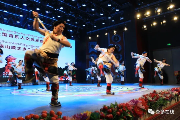 腾飞吧!澜湄之源 宝地杂多——《澜湄之源 宝地杂多》大型音乐人文风光旅游宣传专辑发布会暨“中国藏族山歌之乡”授牌仪式圆满举行! 腾飞吧!澜湄之源 宝地杂多——《澜湄之源 宝地杂多》大型音乐人文风光旅游宣传专辑发布会暨“中国藏族山歌之乡”授牌仪式圆满举行!