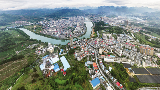 本刊编辑部:跑好全面建成小康社会“最后一公里”