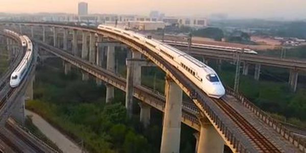 京沪高铁4小时 带你看遍中国经济新风景