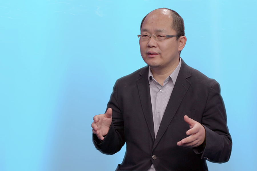 如何加强网络空间的法治化建设？