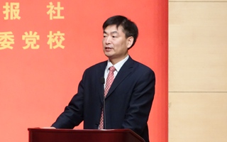 刘靖北：中国浦东干部学院科研部主任、教授