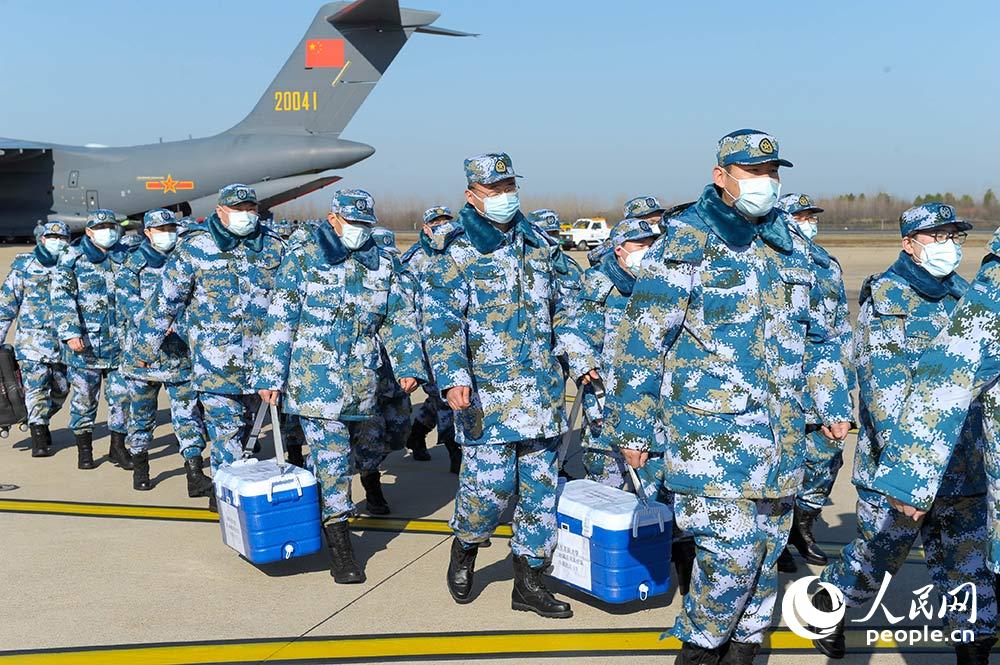 医疗队员抵达武汉。黎云 摄