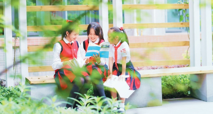 以书香校园助力青少年健康成长