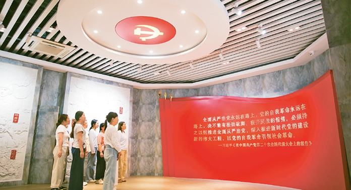 何以“解码”中国共产党