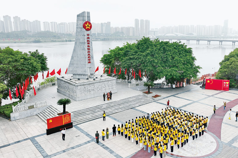 <a href='https://www.qstheory.cn/20260915/bfacf8dffc2b4bd6851fb78eb506b201/c.html' target='_blank'>永远的长征</a>