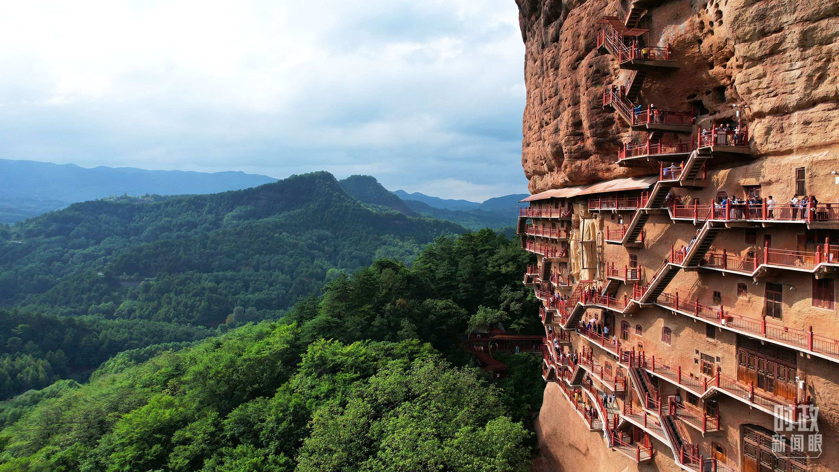 △ 麦积山石窟。(总台记者马凌峰拍摄) △ 麦积山石窟。(总台记者马凌峰拍摄)