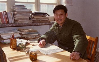 通稿之外习近平在文艺座谈会上还讲了什么？