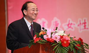 书香“三八”组委会秘书长金玮作第二届活动总结和第三届活动方案介绍