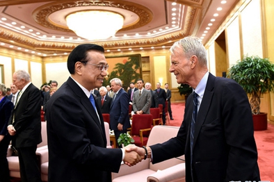 李克强向外国专家致以新春祝福