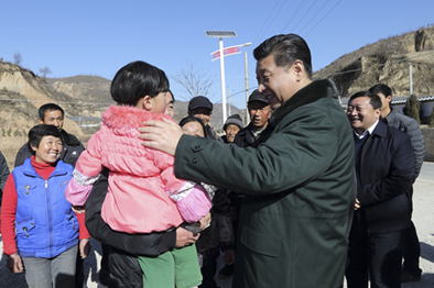 习近平回梁家河村看望父老乡亲