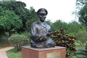 像杨业功那样心无旁骛勤学实干