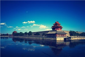 为人类社会制度的探索提供中国方案