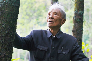 不忘初心的退休干部楷模杨善洲