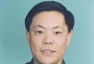 崔大庆：中弹后仍紧紧抓住歹徒的手