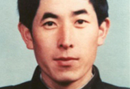 刘振基：奋不顾身拦截闯卡车辆