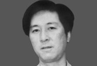 喻继刚：列车驶来，他奋力推开群众