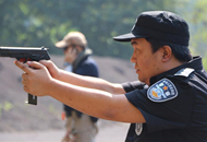 李敬忠：中枪后依然冲向毒贩