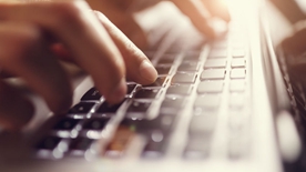 《当代广西》：抢抓培育壮大新兴产业的&ldquo;窗口期&rdquo;与&ldquo;牛鼻子&rdquo;