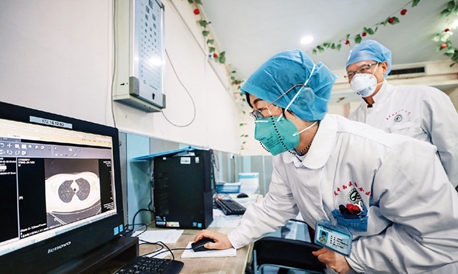 在战胜疫情中发挥科学技术的关键利器作用