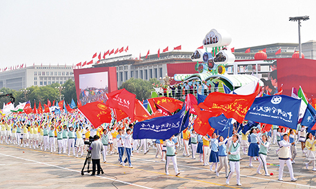 培养什么人 怎样培养人 为谁培养人