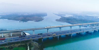 【微视频】坐着高铁看中国