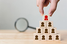 “及时送上关爱，让村民更安心”