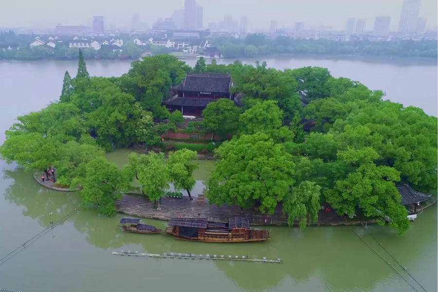 见证中国共产党诞生的南湖红船