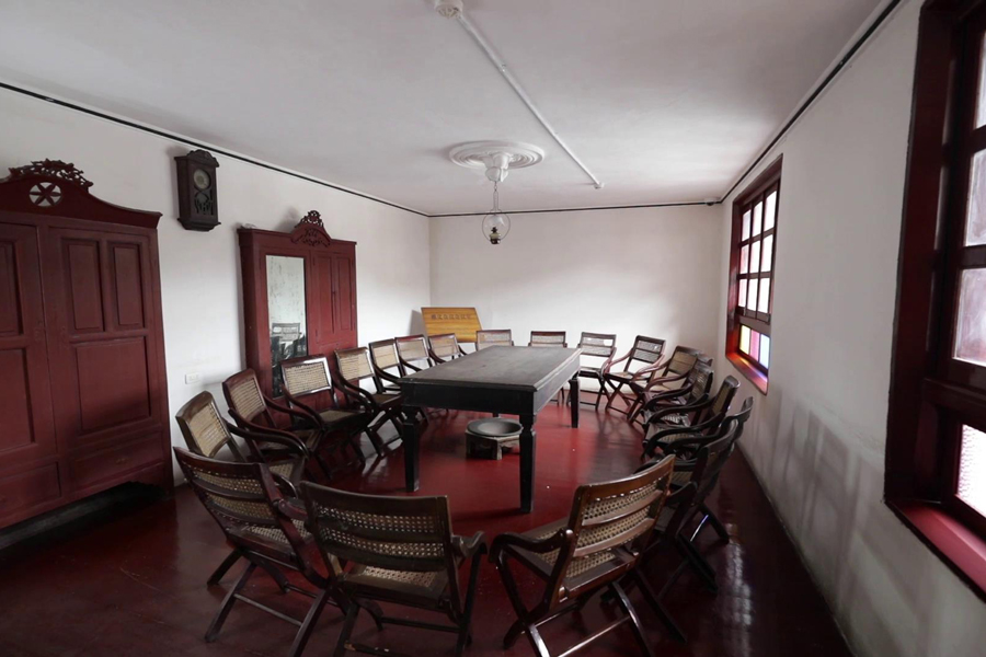 遵义会议使用的长方桌