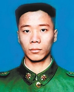 李向群：抗洪抢险 坚持战斗