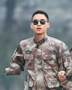 杜富国：扫雷排爆 冲锋在前