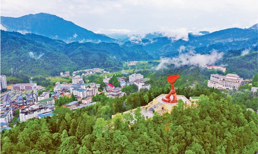 解放军报：弘扬老区精神 传承红色基因