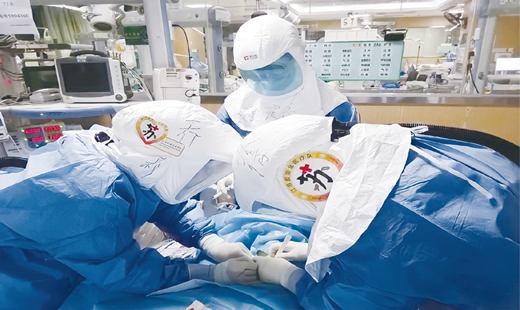 新华网：携手抗疫，习近平展现大国担当