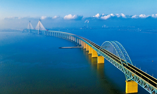 顾海良：“坚持中国道路”的历史回溯和时代蕴含