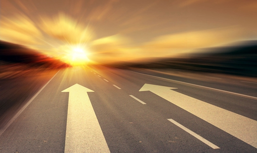 人民日报：坚持党的领导