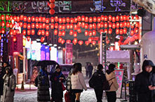 河南郑州：旧厂新春年味浓