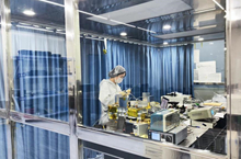 一束“光”的新春奋斗